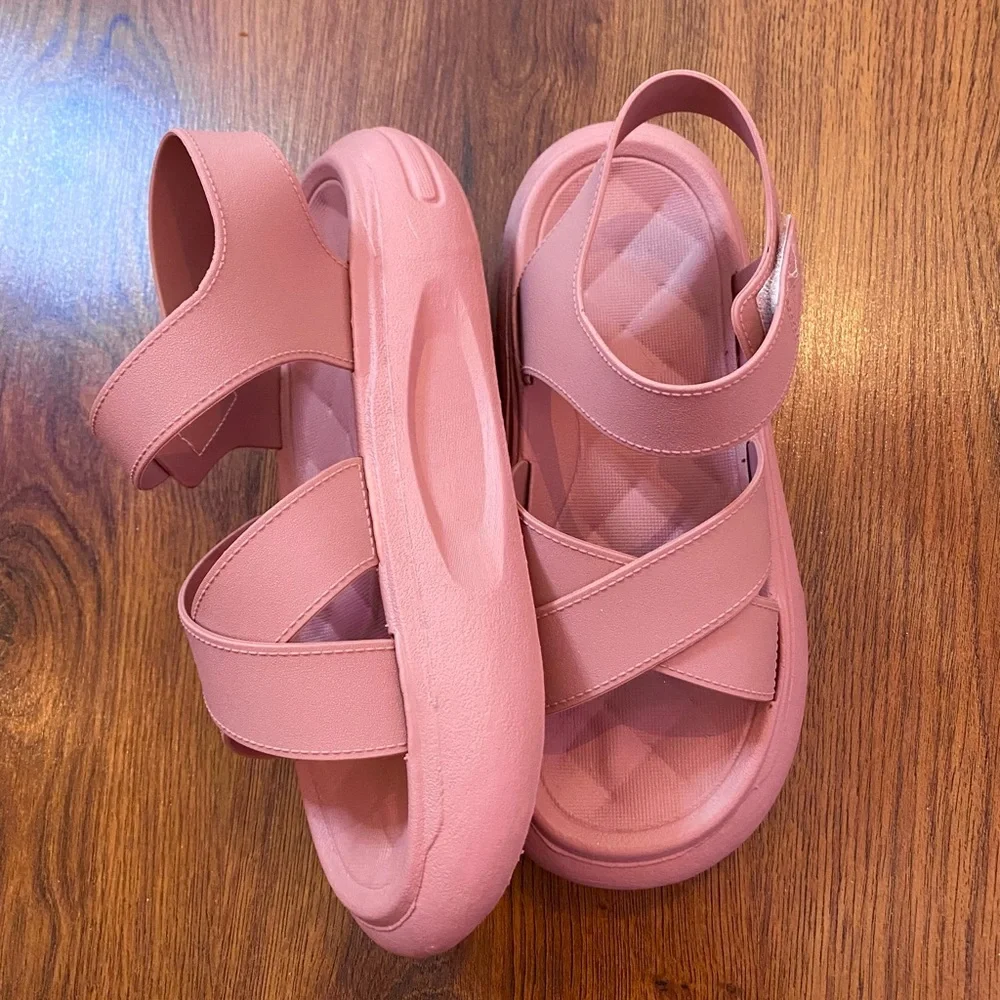 🎀🌷 Pink Strappy Velcro Sandals 🌷🎀 - Picture 4 of 7